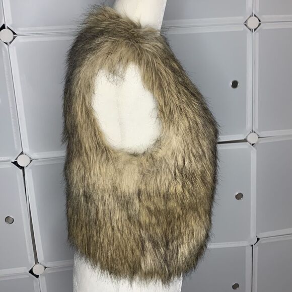 Forever 21 Shaggy Faux Fur Brown Vest Size Small - Picture 10 of 11